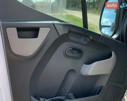 Белый Рено Мастер, объемом двигателя 2.3 л и пробегом 304 тыс. км за 18000 $, фото 7 на Automoto.ua