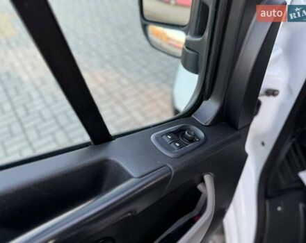 Білий Рено Мастєр, об'ємом двигуна 2.3 л та пробігом 394 тис. км за 14750 $, фото 47 на Automoto.ua