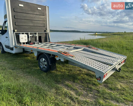 Белый Рено Мастер, объемом двигателя 2.3 л и пробегом 235 тыс. км за 17500 $, фото 6 на Automoto.ua