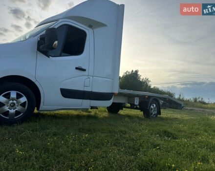 Белый Рено Мастер, объемом двигателя 2.3 л и пробегом 235 тыс. км за 17500 $, фото 1 на Automoto.ua