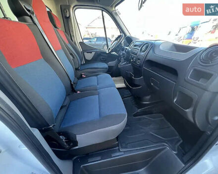 Белый Рено Мастер, объемом двигателя 2.3 л и пробегом 362 тыс. км за 17000 $, фото 4 на Automoto.ua