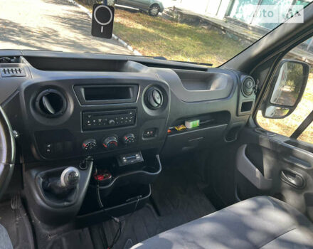 Белый Рено Мастер, объемом двигателя 2.3 л и пробегом 418 тыс. км за 13000 $, фото 9 на Automoto.ua