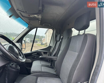 Белый Рено Мастер, объемом двигателя 2.3 л и пробегом 447 тыс. км за 12500 $, фото 14 на Automoto.ua