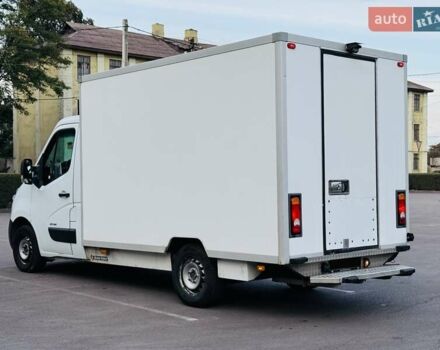 Белый Рено Мастер, объемом двигателя 2.3 л и пробегом 225 тыс. км за 12950 $, фото 4 на Automoto.ua