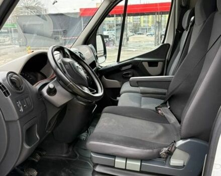 Белый Рено Мастер, объемом двигателя 2.3 л и пробегом 398 тыс. км за 15000 $, фото 18 на Automoto.ua