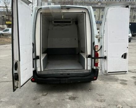 Белый Рено Мастер, объемом двигателя 2.3 л и пробегом 398 тыс. км за 15000 $, фото 12 на Automoto.ua