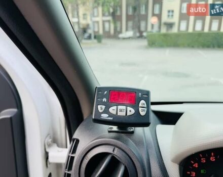 Білий Рено Мастєр, об'ємом двигуна 2.3 л та пробігом 225 тис. км за 16500 $, фото 17 на Automoto.ua