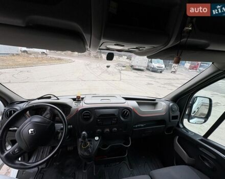 Белый Рено Мастер, объемом двигателя 2.3 л и пробегом 398 тыс. км за 15000 $, фото 19 на Automoto.ua