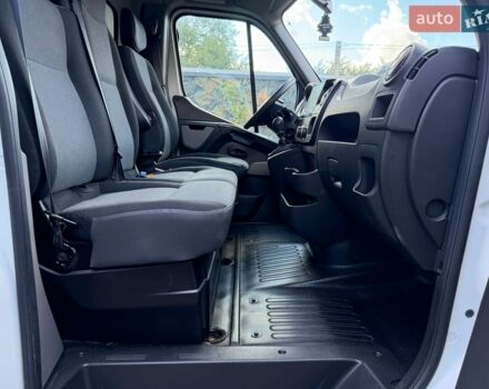 Белый Рено Мастер, объемом двигателя 2.3 л и пробегом 298 тыс. км за 18500 $, фото 49 на Automoto.ua