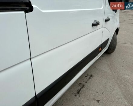 Белый Рено Мастер, объемом двигателя 2.3 л и пробегом 398 тыс. км за 15000 $, фото 17 на Automoto.ua