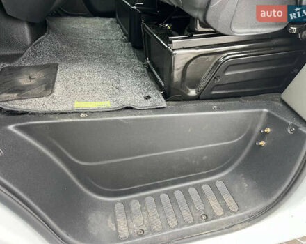 Білий Рено Мастєр, об'ємом двигуна 2.3 л та пробігом 265 тис. км за 16550 $, фото 22 на Automoto.ua