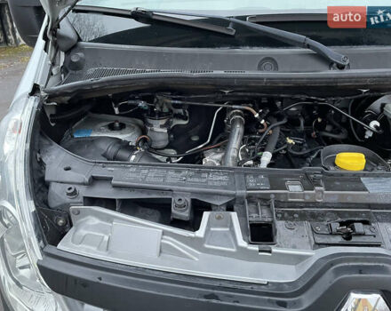 Білий Рено Мастєр, об'ємом двигуна 2.3 л та пробігом 388 тис. км за 21800 $, фото 31 на Automoto.ua