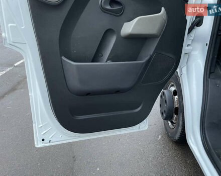 Білий Рено Мастєр, об'ємом двигуна 2.3 л та пробігом 388 тис. км за 21800 $, фото 46 на Automoto.ua