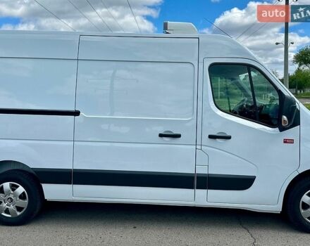 Белый Рено Мастер, объемом двигателя 2.3 л и пробегом 307 тыс. км за 18850 $, фото 4 на Automoto.ua