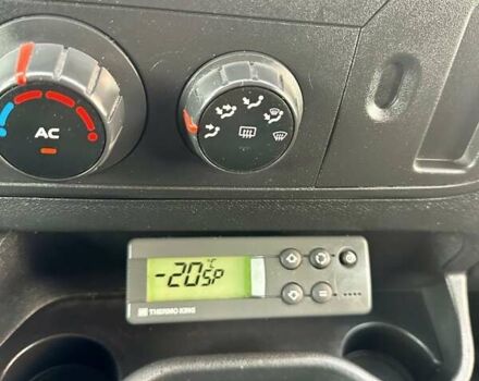 Білий Рено Мастєр, об'ємом двигуна 2.3 л та пробігом 296 тис. км за 18750 $, фото 38 на Automoto.ua