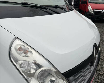 Белый Рено Мастер, объемом двигателя 2.3 л и пробегом 225 тыс. км за 23300 $, фото 48 на Automoto.ua