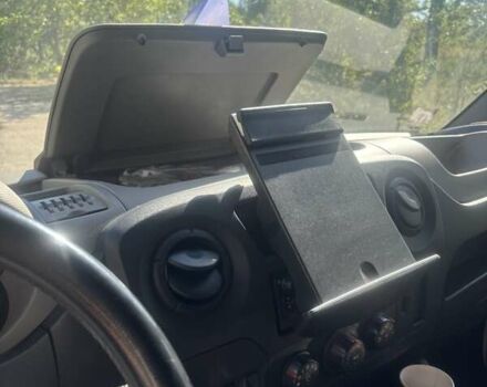 Белый Рено Мастер, объемом двигателя 2.3 л и пробегом 401 тыс. км за 16300 $, фото 14 на Automoto.ua