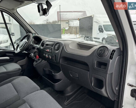 Белый Рено Мастер, объемом двигателя 2.3 л и пробегом 170 тыс. км за 22700 $, фото 9 на Automoto.ua