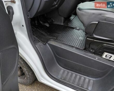 Белый Рено Мастер, объемом двигателя 2.3 л и пробегом 263 тыс. км за 14600 $, фото 58 на Automoto.ua