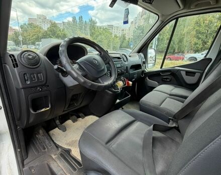 Белый Рено Мастер, объемом двигателя 2.3 л и пробегом 395 тыс. км за 23700 $, фото 5 на Automoto.ua
