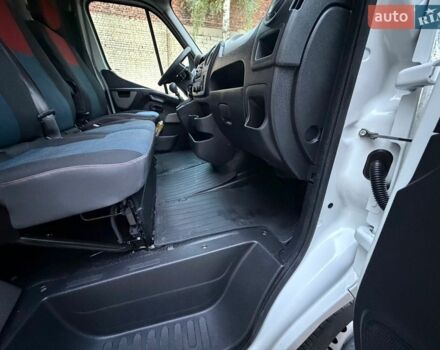 Белый Рено Мастер, объемом двигателя 2.3 л и пробегом 212 тыс. км за 17600 $, фото 54 на Automoto.ua