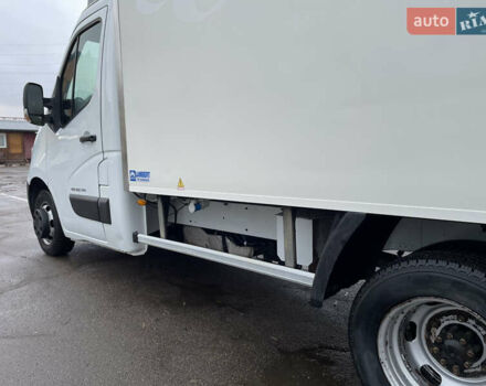 Белый Рено Мастер, объемом двигателя 2.3 л и пробегом 388 тыс. км за 22000 $, фото 4 на Automoto.ua