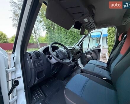 Білий Рено Мастєр, об'ємом двигуна 2.3 л та пробігом 212 тис. км за 17600 $, фото 35 на Automoto.ua