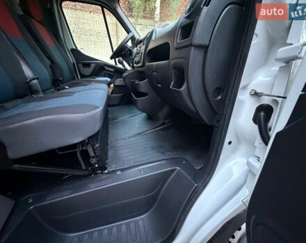 Білий Рено Мастєр, об'ємом двигуна 2.3 л та пробігом 212 тис. км за 17900 $, фото 51 на Automoto.ua
