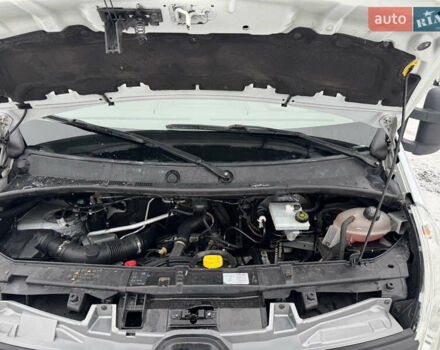 Белый Рено Мастер, объемом двигателя 2.3 л и пробегом 170 тыс. км за 22700 $, фото 6 на Automoto.ua