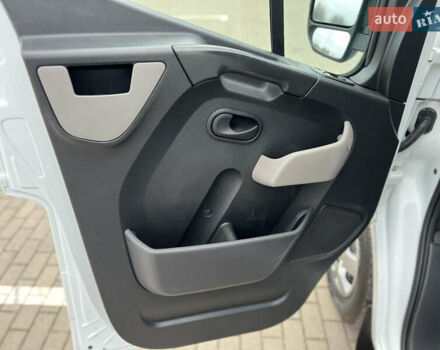 Белый Рено Мастер, объемом двигателя 2.3 л и пробегом 250 тыс. км за 17900 $, фото 36 на Automoto.ua