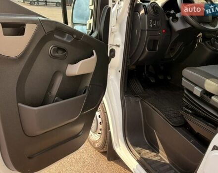 Белый Рено Мастер, объемом двигателя 2.3 л и пробегом 293 тыс. км за 19900 $, фото 27 на Automoto.ua