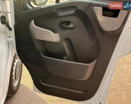 Белый Рено Мастер, объемом двигателя 2.3 л и пробегом 293 тыс. км за 19900 $, фото 39 на Automoto.ua