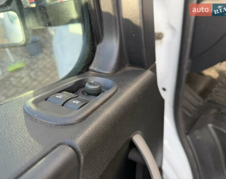 Белый Рено Мастер, объемом двигателя 2.3 л и пробегом 279 тыс. км за 18400 $, фото 69 на Automoto.ua