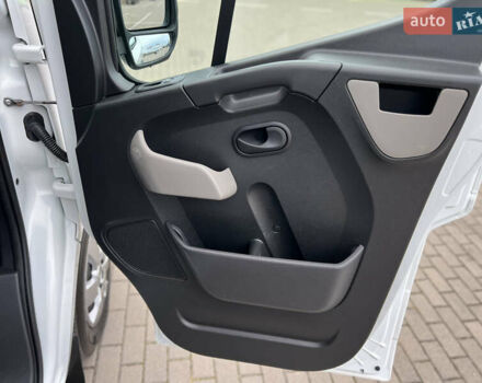 Белый Рено Мастер, объемом двигателя 2.3 л и пробегом 250 тыс. км за 17900 $, фото 30 на Automoto.ua