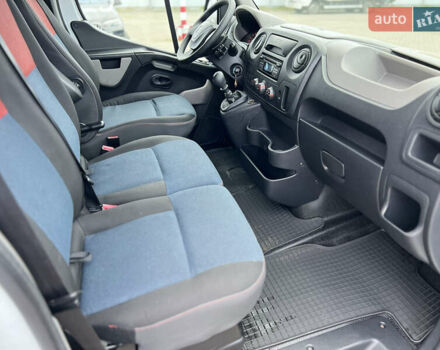 Білий Рено Мастєр, об'ємом двигуна 2.3 л та пробігом 250 тис. км за 18500 $, фото 32 на Automoto.ua