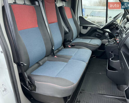 Білий Рено Мастєр, об'ємом двигуна 2.3 л та пробігом 250 тис. км за 18500 $, фото 34 на Automoto.ua