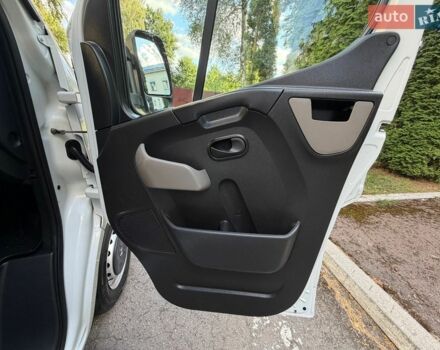 Белый Рено Мастер, объемом двигателя 2.3 л и пробегом 220 тыс. км за 17800 $, фото 45 на Automoto.ua