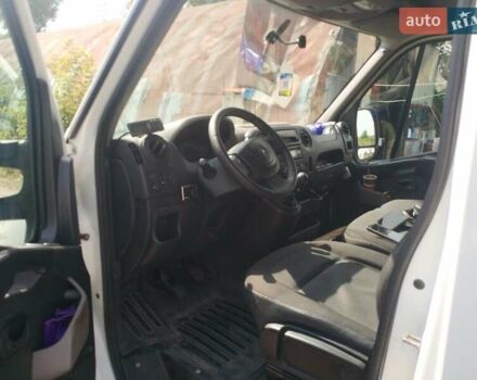 Белый Рено Мастер, объемом двигателя 2.3 л и пробегом 227 тыс. км за 19000 $, фото 7 на Automoto.ua