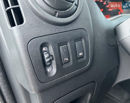 Білий Рено Мастєр, об'ємом двигуна 2.3 л та пробігом 250 тис. км за 18500 $, фото 38 на Automoto.ua