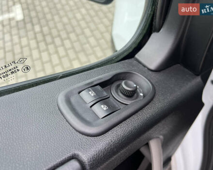 Белый Рено Мастер, объемом двигателя 2.3 л и пробегом 250 тыс. км за 17900 $, фото 37 на Automoto.ua