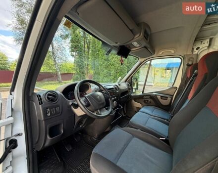 Белый Рено Мастер, объемом двигателя 2.3 л и пробегом 220 тыс. км за 17800 $, фото 34 на Automoto.ua