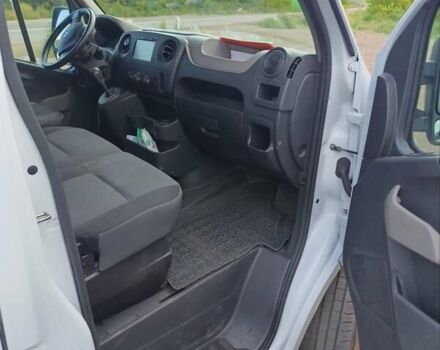 Белый Рено Мастер, объемом двигателя 2.3 л и пробегом 215 тыс. км за 17500 $, фото 2 на Automoto.ua