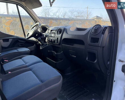 Белый Рено Мастер, объемом двигателя 2.3 л и пробегом 279 тыс. км за 18400 $, фото 66 на Automoto.ua