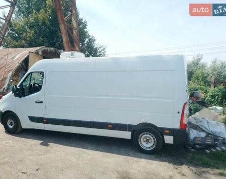 Белый Рено Мастер, объемом двигателя 2.3 л и пробегом 227 тыс. км за 19000 $, фото 3 на Automoto.ua