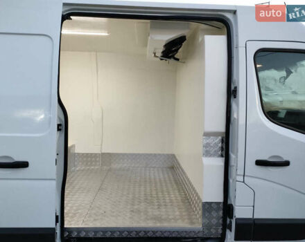 Рено Мастер 2017 в Киеве на Automoto.ua Белый Рено Мастер, объемом двигателя 2.3 л и пробегом 205 тыс. км за 22500 $, фото 8 на Automoto.ua