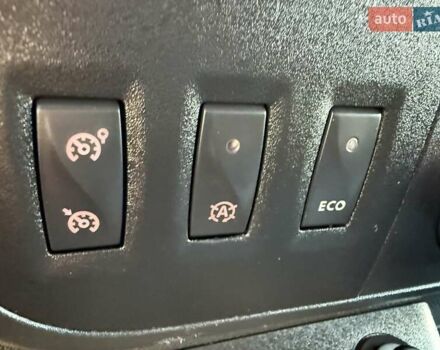 Белый Рено Мастер, объемом двигателя 2.3 л и пробегом 278 тыс. км за 22600 $, фото 31 на Automoto.ua