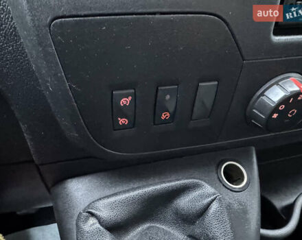 Білий Рено Мастєр, об'ємом двигуна 2.3 л та пробігом 133 тис. км за 18900 $, фото 51 на Automoto.ua