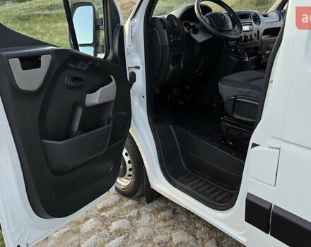 Белый Рено Мастер, объемом двигателя 2.3 л и пробегом 189 тыс. км за 19500 $, фото 12 на Automoto.ua