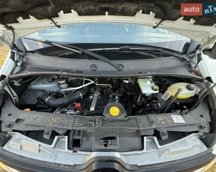 Белый Рено Мастер, объемом двигателя 2.3 л и пробегом 278 тыс. км за 21499 $, фото 46 на Automoto.ua