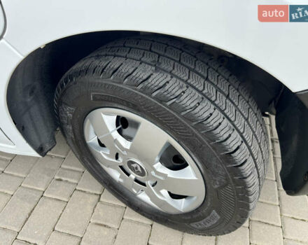 Белый Рено Мастер, объемом двигателя 2.3 л и пробегом 300 тыс. км за 20700 $, фото 33 на Automoto.ua